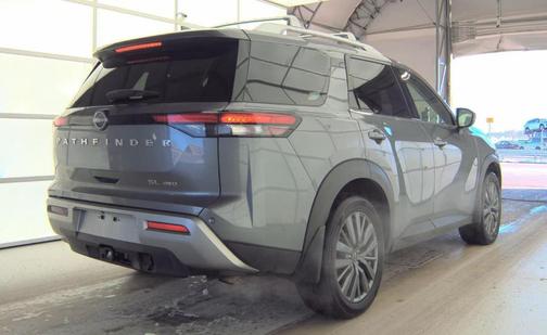 2024 Nissan Pathfinder SL