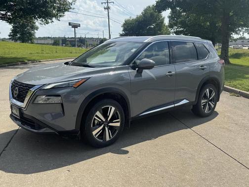 Boulder Gray Pearl 2023 Nissan Rogue SL