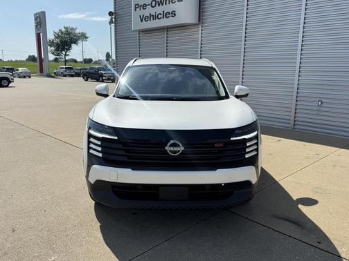 Aspen White Tricoat 2025 Nissan Kicks SR