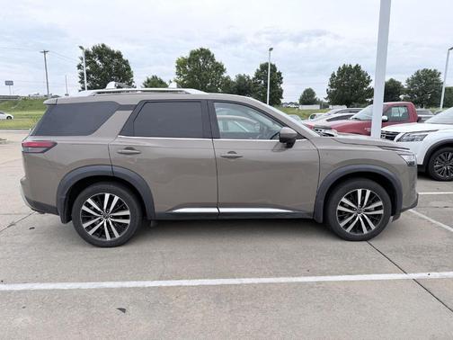 Baja Storm 2023 Nissan Pathfinder Platinum