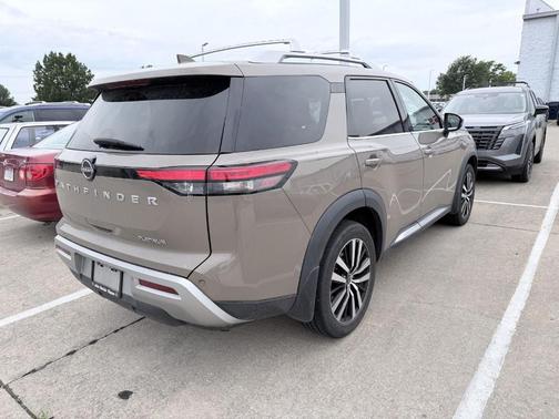 Baja Storm 2023 Nissan Pathfinder Platinum