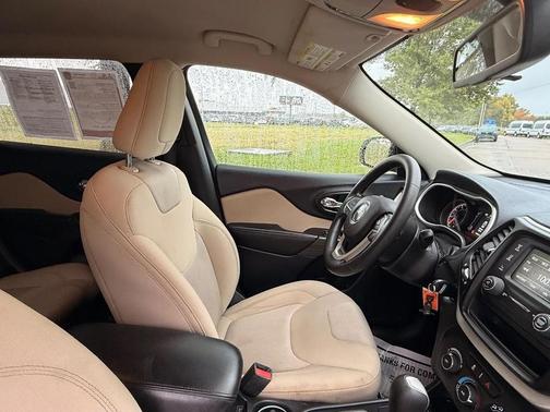 2016 Jeep Cherokee Sport