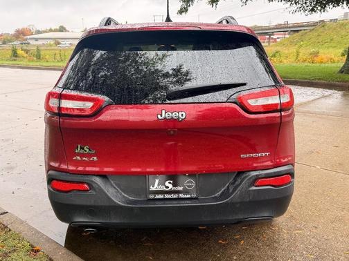 2016 Jeep Cherokee Sport
