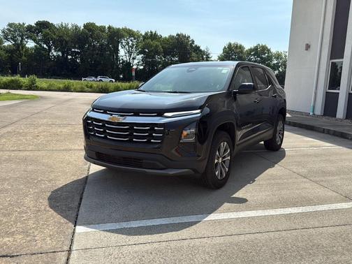 Mosaic Black Metallic 2026 Chevrolet Equinox LT
