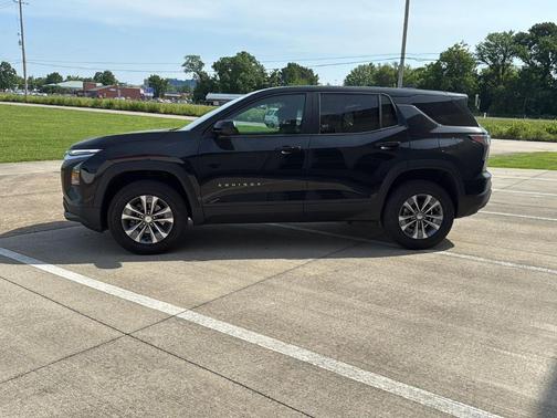 Mosaic Black Metallic 2026 Chevrolet Equinox LT