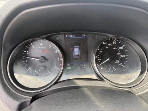 Gun Metallic 2019 Nissan Rogue SV