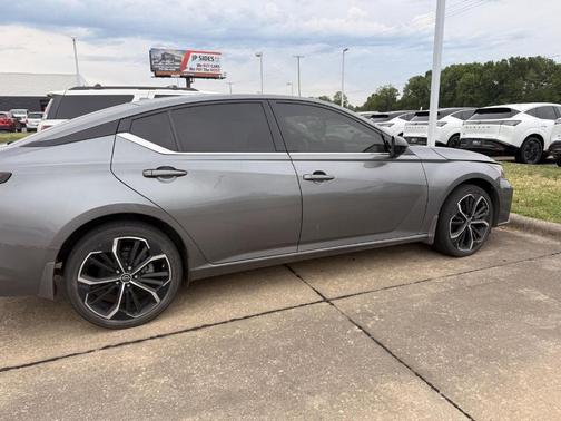 Gun Metallic 2023 Nissan Altima 2.5 SR