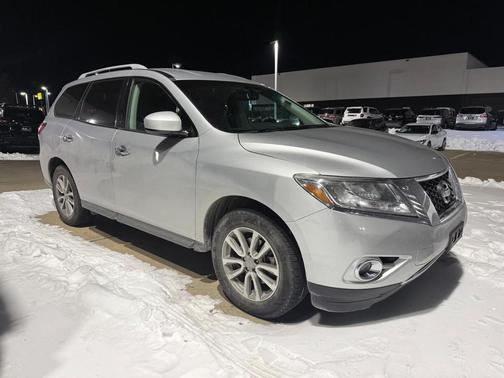 2016 Nissan Pathfinder SV