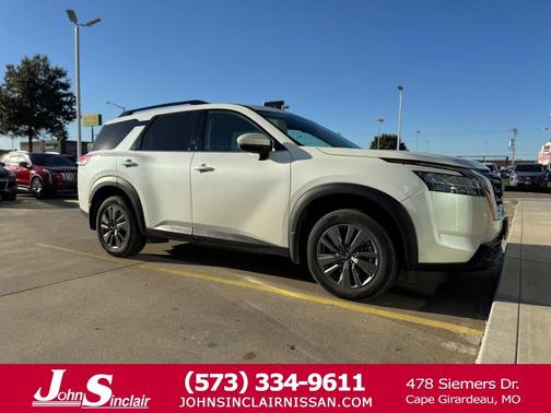 2022 Nissan Pathfinder SV