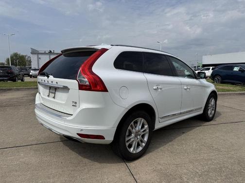 Ice White 2015 Volvo XC60 T5 Premier