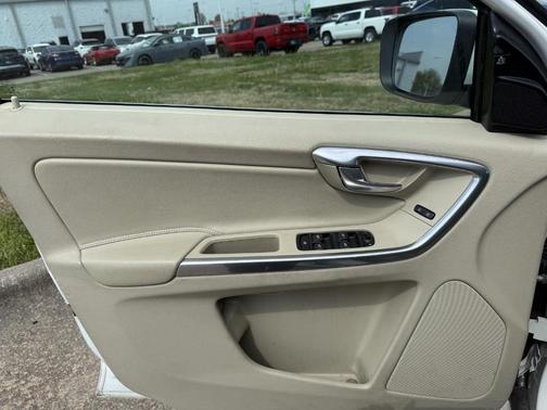 Ice White 2015 Volvo XC60 T5 Premier