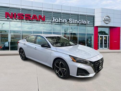 2025 Nissan Altima SR