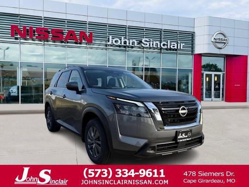 2025 Nissan Pathfinder SV