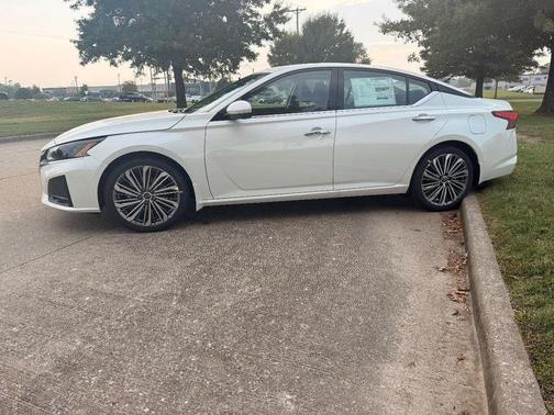 2025 Nissan Altima SL