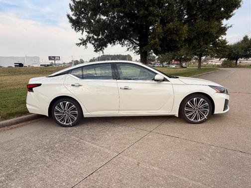 2025 Nissan Altima SL