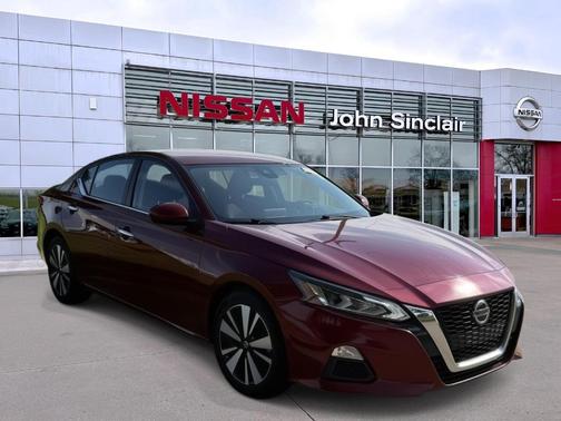 Scarlet Ember 2022 Nissan Altima 2.5 SV