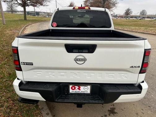 2025 Nissan Frontier SV