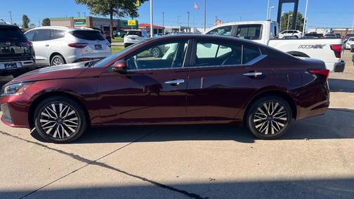 2025 Nissan Altima SV