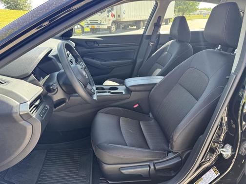 Black 2024 Nissan Altima 2.5 S