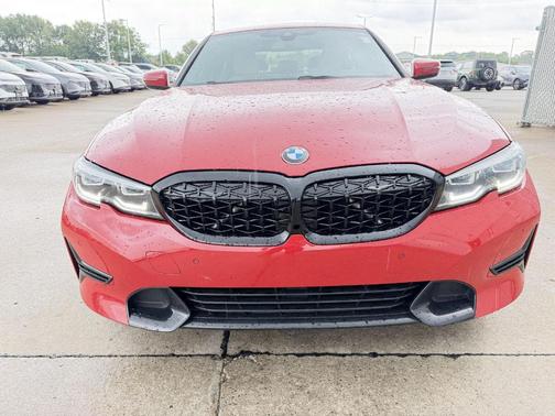 Melbourne Red Metallic 2021 BMW 330 i