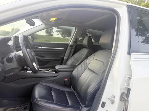 White 2023 Nissan Altima 2.5 SR