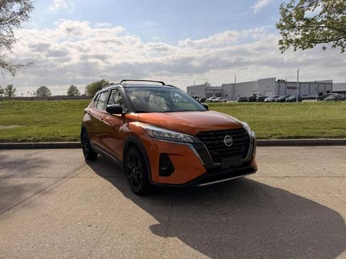 2021 Nissan Kicks SR