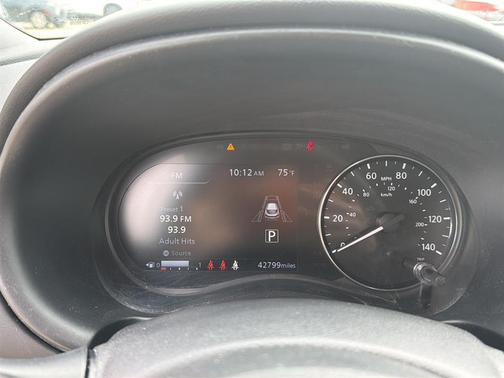 2021 Nissan Kicks SR