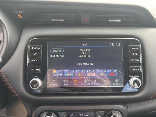 2021 Nissan Kicks SR