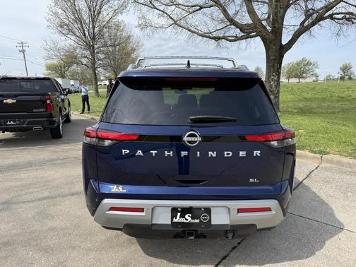 Deep Ocean Blue 2025 Nissan Pathfinder SL