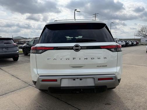 2024 Nissan Pathfinder Platinum