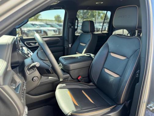 2024 GMC Yukon XL AT4