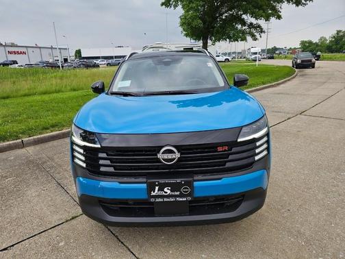 2025 Nissan Kicks SR