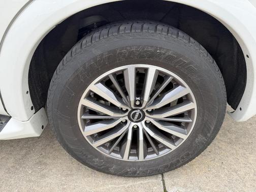 Aspen White Tricoat 2024 Nissan Armada SL