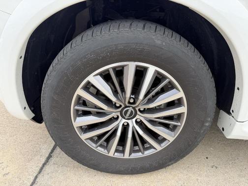 Aspen White Tricoat 2024 Nissan Armada SL
