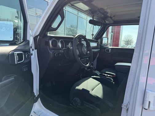 2023 Jeep Gladiator Sport