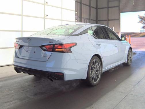 2024 Nissan Altima 2.0 SR