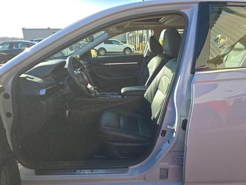 2024 Nissan Altima 2.0 SR