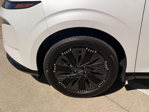 Everest White P 2025 Nissan Murano Platinum