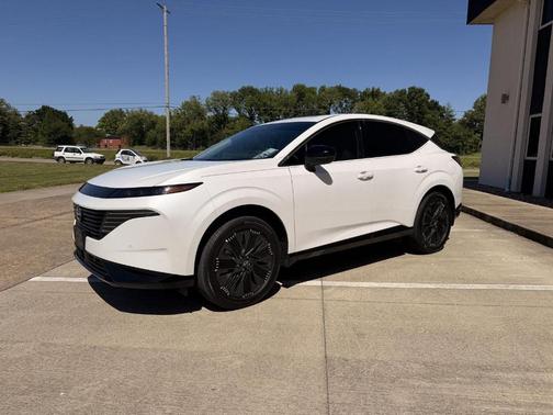 Everest White P 2025 Nissan Murano Platinum