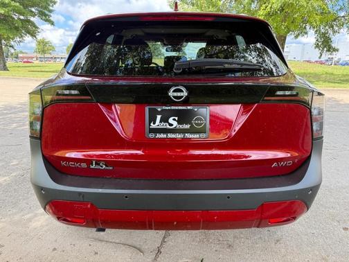 2025 Nissan Kicks SV