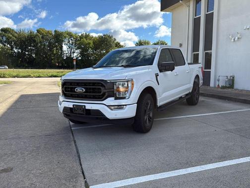 Oxford White 2022 Ford F-150 XLT
