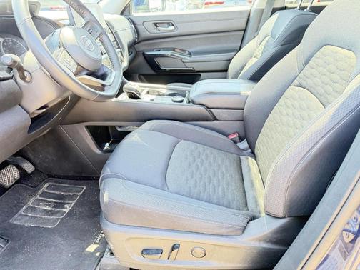 Deep Ocean Blue 2022 Nissan Pathfinder SV