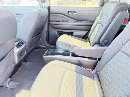 Deep Ocean Blue 2022 Nissan Pathfinder SV