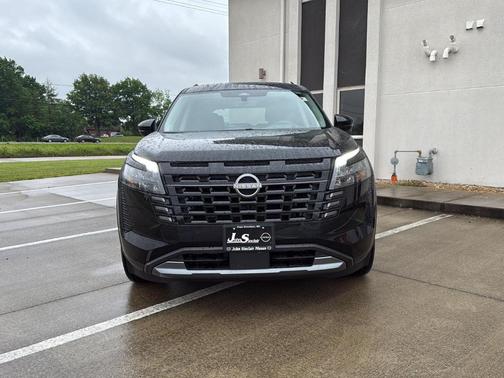 Black 2026 Nissan Pathfinder Platinum