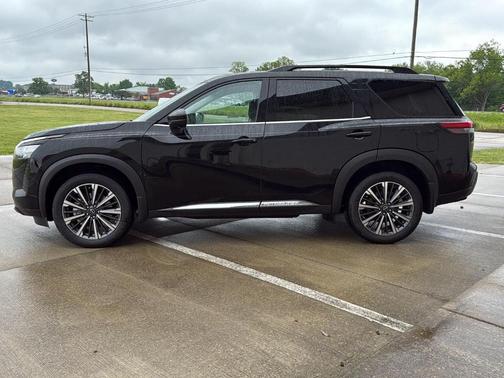 Black 2026 Nissan Pathfinder Platinum