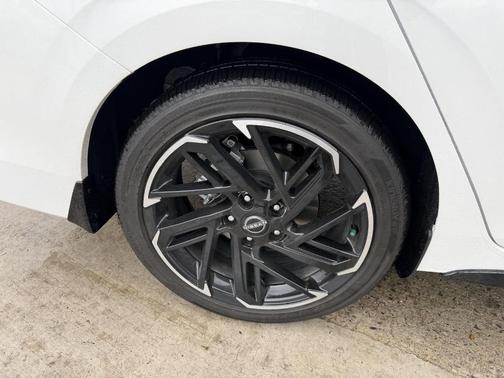 Aspen White 2026 Nissan Sentra SR