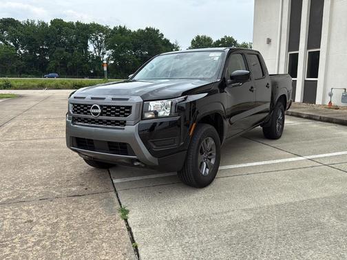 Super Black 2025 Nissan Frontier SV