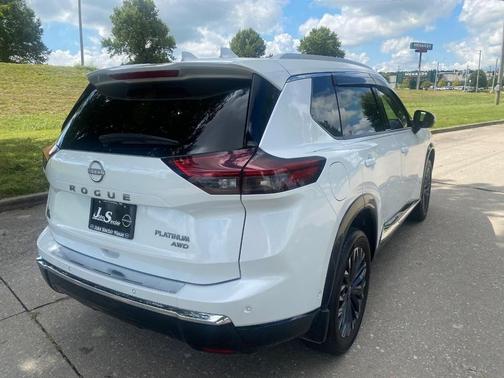 2025 Nissan Rogue Platinum
