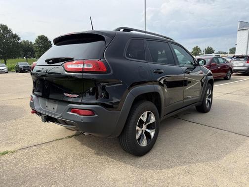 Diamond Black 2018 Jeep Cherokee Trailhawk