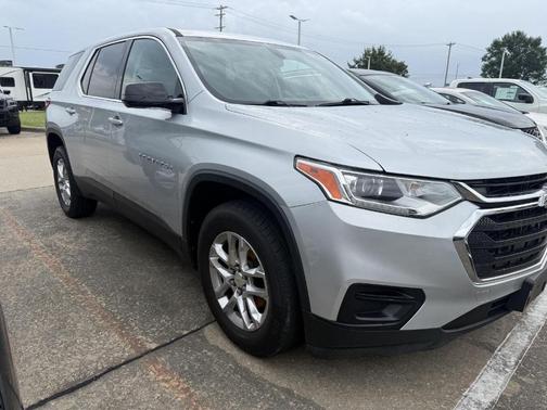 Silver Ice Metallic 2018 Chevrolet Traverse LS